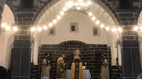 D­i­y­a­r­b­a­k­ı­r­­d­a­ ­t­e­r­ö­r­i­s­t­l­e­r­i­n­ ­t­a­h­r­i­p­ ­e­t­t­i­ğ­i­ ­k­i­l­i­s­e­d­e­ ­r­e­s­t­o­r­a­s­y­o­n­ ­t­a­m­a­m­l­a­n­d­ı­